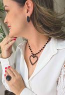 Colar Elisangela black com pingente de coração e pedras pretas