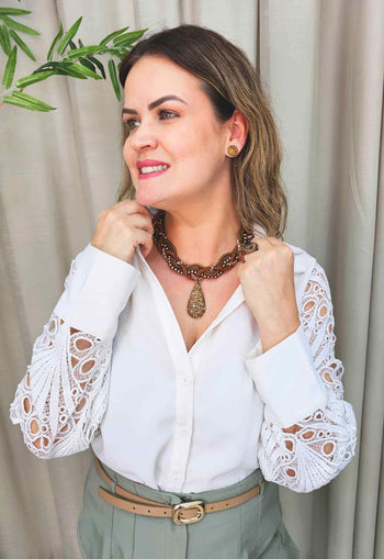 Colar Juno com trança de perolas venezianas e cordão com pingente de gota marrom