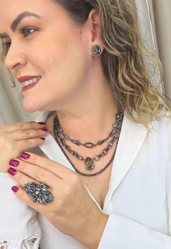 Colar Exclusividade Ônix com Pedras Black Diamond, Hematite e Elos Grafite