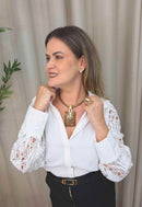 Colar Daniela: Cordão com Pingente de Resina Retangular Marrom no Dourado | Sahara Acessórios