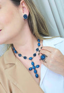 Colar Crucifixo Guardião prata com pedras azuis e veneziana prata