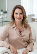 Colar Madeline: Crucifixo com Pedras Rosê e Pérolas no Vintage | Peça Exclusiva Sahara Acessórios