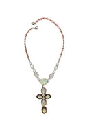 Colar Bruna: Com Crucifixo de Pedras Opala e Strass Cristal no Vintage | Peça Exclusiva