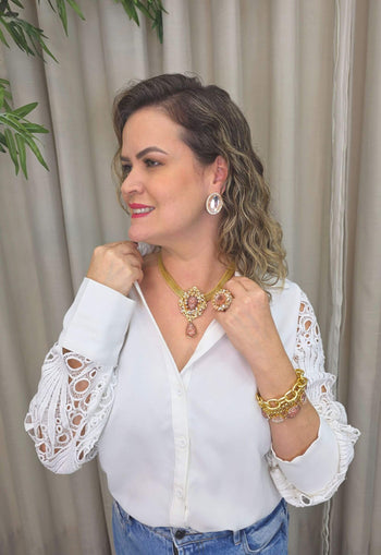 Colar Lolita de malha dourada e pingente com pedras pêssego