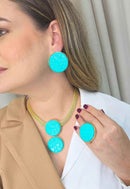 Colar Marlene: Corrente Dourada com Pingente de Metal Esmaltado Turquesa | Essencial para o Dia a Dia