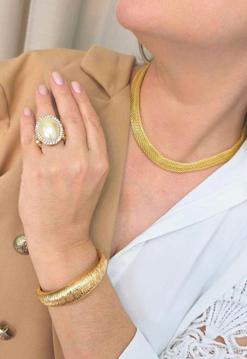 Colar Contemporânea de corrente de malha banhada no dourado