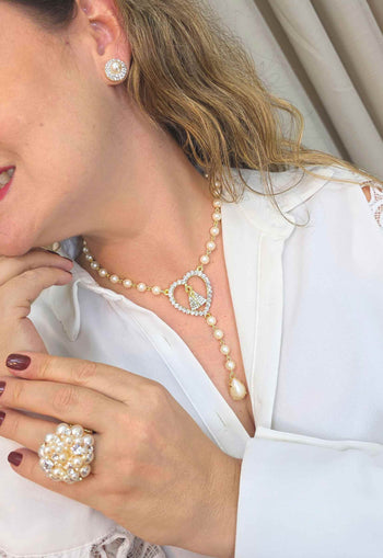 Colar Pérolas da Fé: Religioso com Nossa Senhora e Pérolas no Dourado | Sahara Acessórios