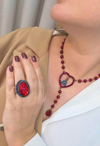 Colar Pérolas da Fé: Religioso com Nossa Senhora e Pérolas Vermelhas no Vintage | Bijuteria Fina