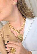 Maxi Colar Aisha: Pingente de Onça com Elos Banhados no Dourado | Bijuteria Artesanal