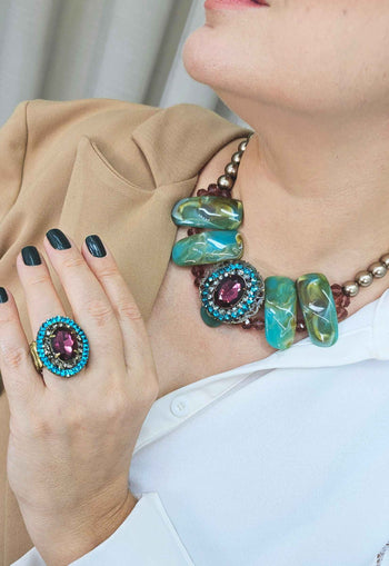 Colar Sublime com pedras turquesas com marrom e ametista banhado no ouro velho