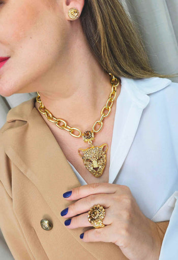 Maxi Colar Aisha gold com pingente de onça dourado e pedras light colorado topaz