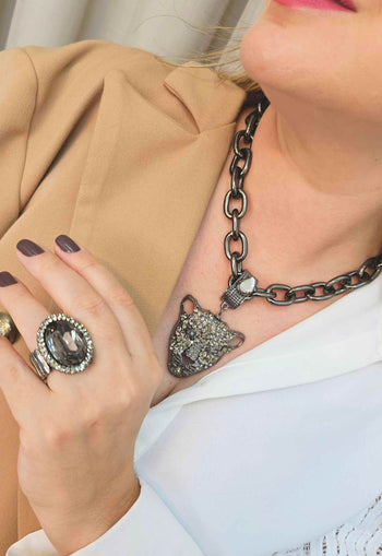 Maxi Colar Aisha com pingente de onça grafite