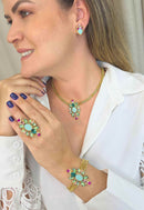 Colar Glaura: Com Pingente Oval de Pedras Coloridas e Venezianas no Dourado | Look de Festa