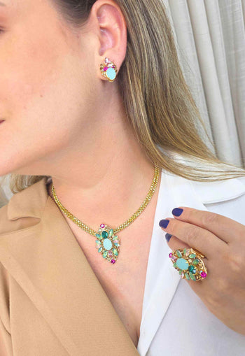 Colar Glaura: Com Pingente Oval de Pedras Coloridas e Venezianas no Dourado | Look de Festa