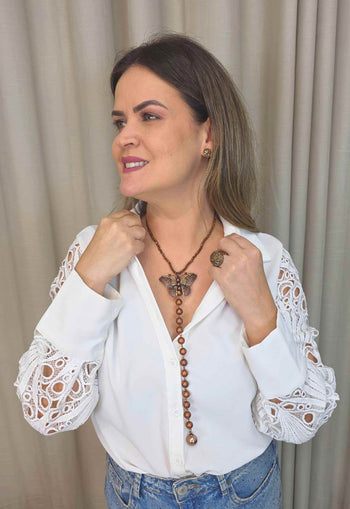 Colar Provença: Estilo Gravatinha com Pérolas e Borboleta Esmaltada no Vintage | Look By Sahara Acessórios