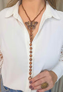 Colar Provença: Estilo Gravatinha com Pérolas e Borboleta Esmaltada no Vintage | Look By Sahara Acessórios