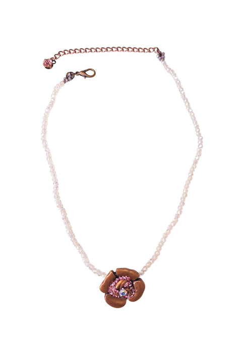 Colar Sempre Viva Classic com flor delicada strass e cristais rosa no banho vintage