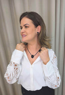 Colar Magda: Delicado com Corrente e Pingente Oval de Pedras Pretas no Grafite | Versatilidade no Look