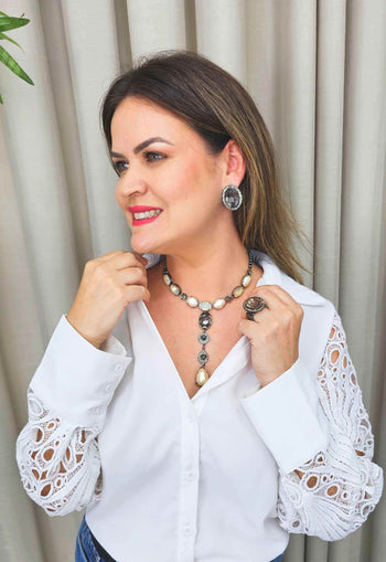 Colar Loreta glamour com perolas e pedras black diamond banhado no grafite