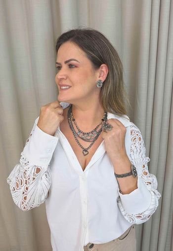 Colar Renata: Moderno com Mix de Correntes e Pingentes de Coração Banhado no Grafite | Peça Exclusiva