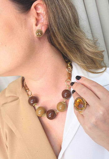 Colar Acervo: Clássico de Bolas e Pedras em Tons Marrom no Dourado | Estilo Atemporal