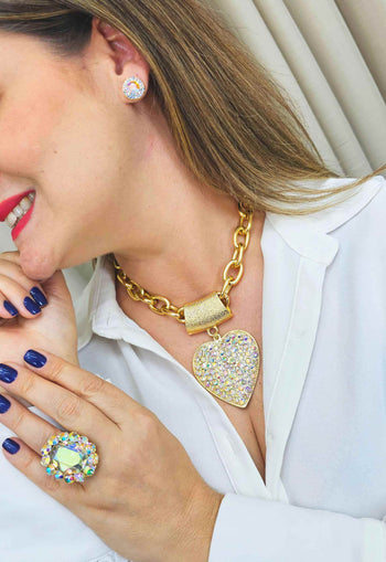 Colar Vip boreal com pingente de coração dourado e strass furta cor