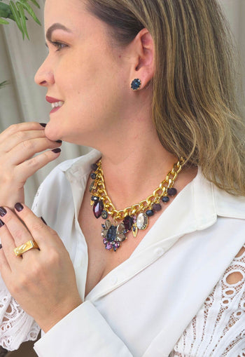Maxi colar Fiorenza com mix de pingentes de pedras coloridas banhado no dourado