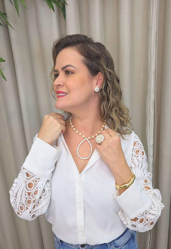 Colar Antonieta Gold de perolas com pingente de gota cristal banhado no dourado