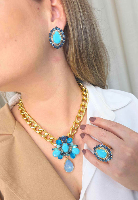 Colar Paola Turquesa: Moderno com Pedras Azuis e Correntaria no Dourado | Destaque no seu Look