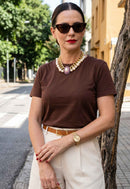 Colar Marluce: Luxuoso de Pérolas com Pingente Oval Rosa no Dourado | Look de Noite Inesquecível
