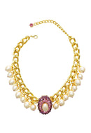 Colar Marluce: Luxuoso de Pérolas com Pingente Oval Rosa no Dourado | Look de Noite Inesquecível
