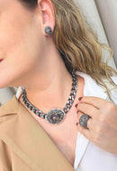 Colar Isabelita: Elegante de Corrente com Pingente Oval Cinza no Grafite | Acessório de Luxo