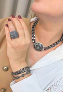 Colar Isabelita: Elegante de Corrente com Pingente Oval Cinza no Grafite | Acessório de Luxo