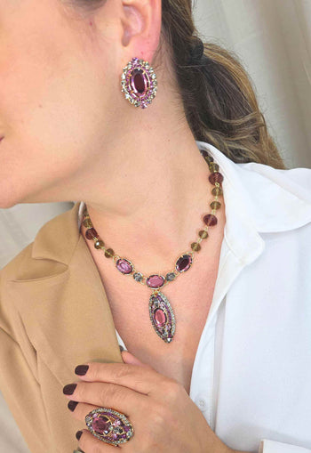 Colar Vinho: Luxuoso de Festa com Pedras Ametista e Cinza no Dourado | Look de Noite Inesquecível