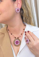 Colar Coliseu de Mandala com pedras rosa e marrom banhado no vintage