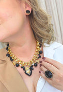 Maxi Colar Zaira: Romântico com Pedras Pretas, Coração, Cristais pretos e Corrente no Dourado | Look de Festa