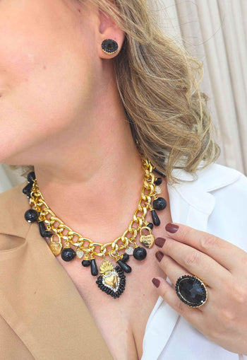 Maxi Colar Zaira: Romântico com Pedras Pretas, Coração, Cristais pretos e Corrente no Dourado | Look de Festa