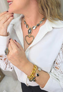 Colar Noemia de pedras hematite com pingente de coração banhado no dourado