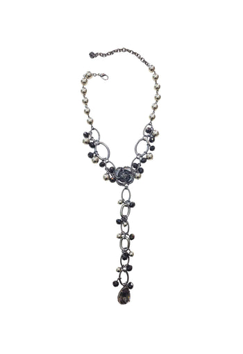 Colar Bolero: Floral Elegante com Pedras Grafite e Strass Hematite no Grafite | Look de Festa