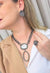 Colar Anali: Pingente Oval de Pedras Black Diamond no Grafite | Moda Festa Design By Sahara
