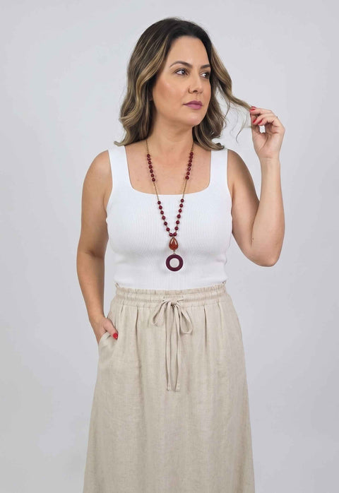 Colar Sonata: Estilo Longo com Pingente Redondo e Bolas Vermelhas | Look de Festa