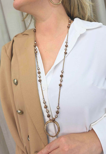Colar Ivone: Estilo Longo com Cristais e Pérolas Marrons no Vintage | Tendência da Estação