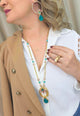 Colar Eduarda: Estilo Longo com Pingente e Pedras Coloridas no Dourado | Design By Sahara