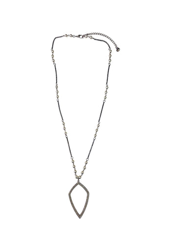 Colar Círia longo com pingente geometrico de pedras black diamond e esferas prata com veneziana grafite