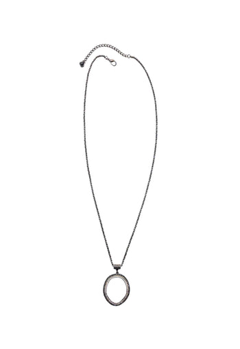 Colar Odila estilo longuinho com pingente oval de strass e veneziana grafite
