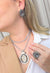 Colar Solange: Estilo Longo com Pingente Oval e Strass Black Diamond no Prata | Design By Sahara