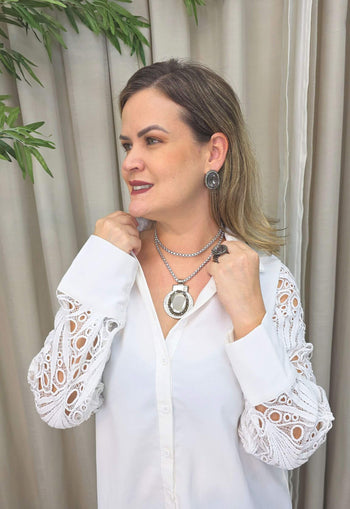 Colar Solange: Estilo Longo com Pingente Oval e Strass Black Diamond no Prata | Design By Sahara