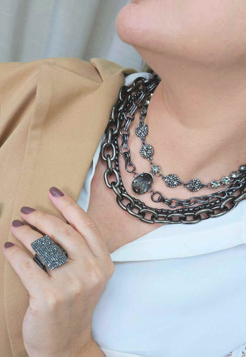 Colar Exclusividade onix com pedras black diamond e hematite e elos grafite