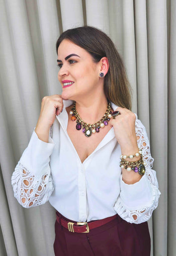 Colar Brenda ouro velho com pedras coloridas e perolas