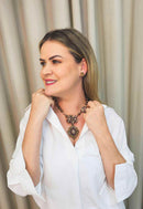 Colar Nara vintage com perolas cobreadas e pingente smoked